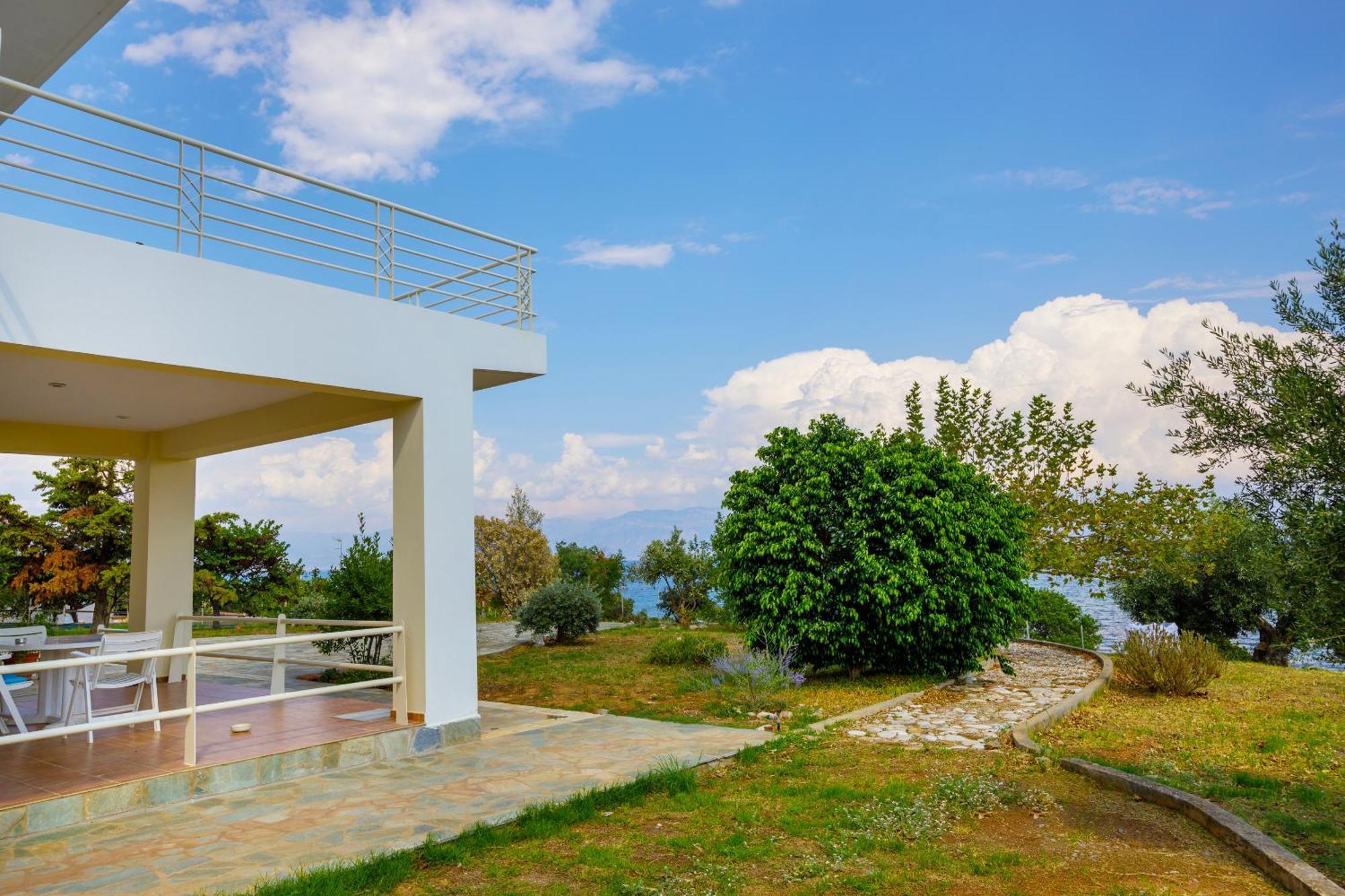 Alethea's Sea View Apartment Kalamaki (Messinia)